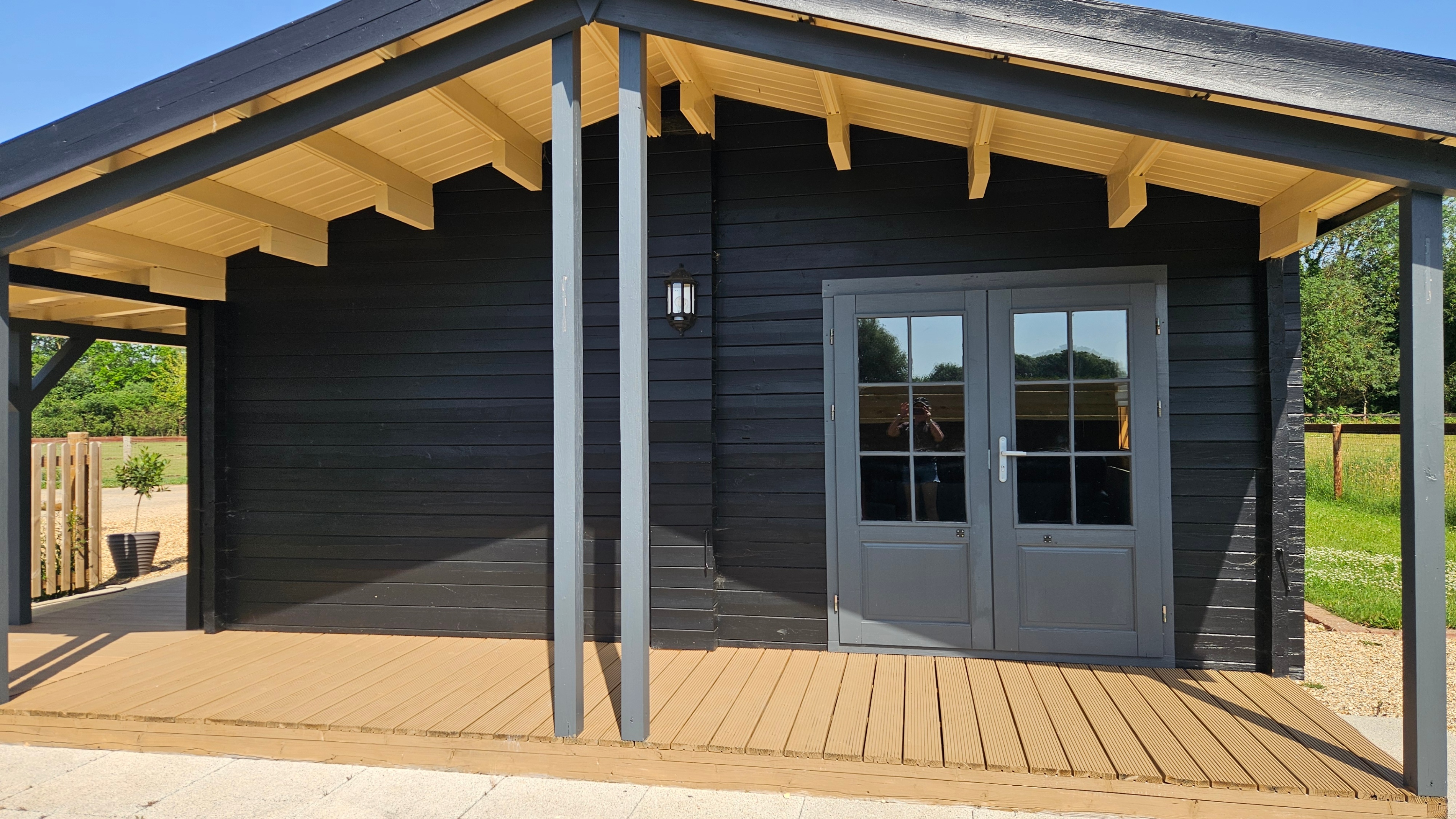 Photo of Cabin - Sleeps 6 - Free Parking & Garden (2)