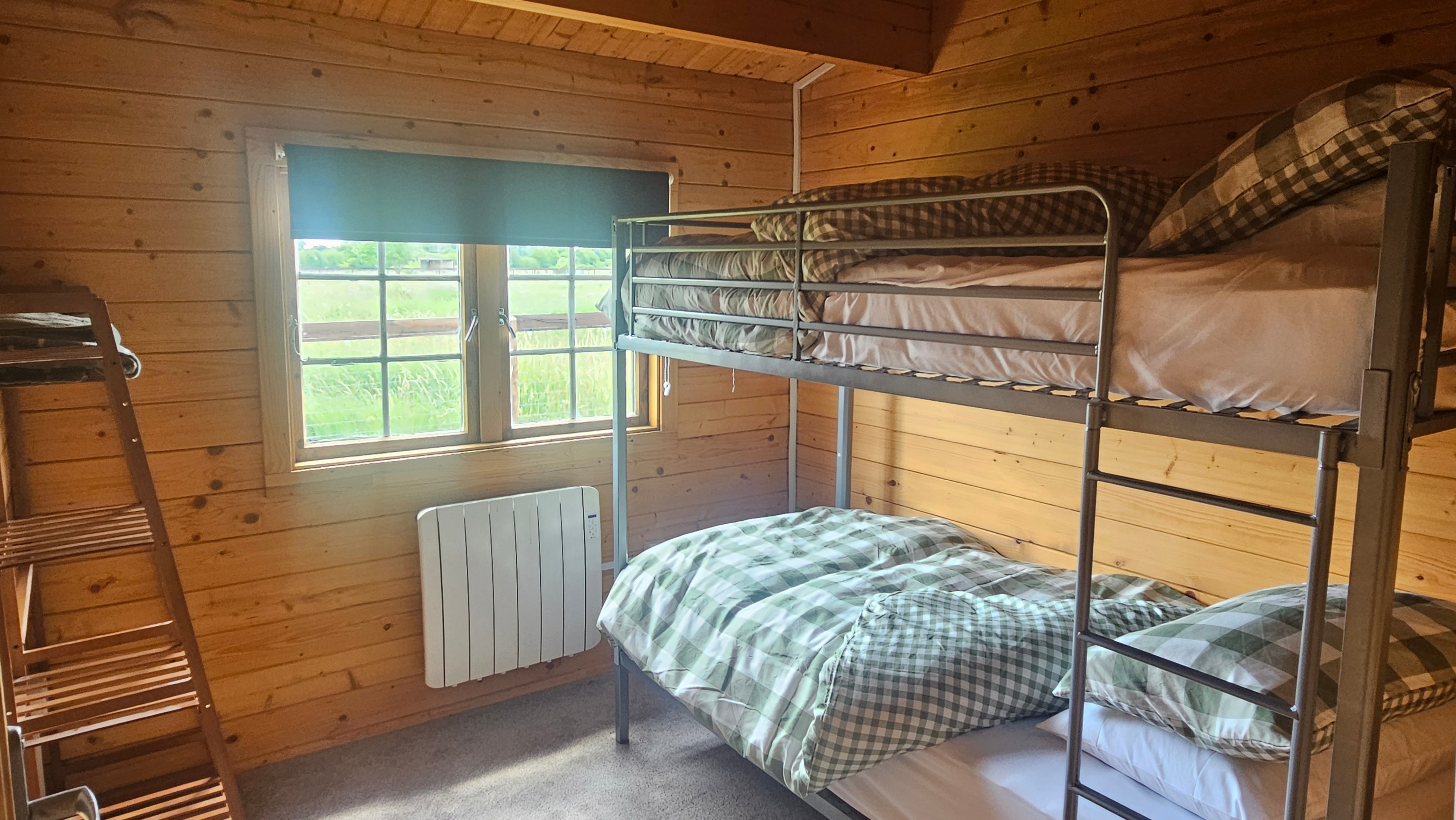 Photo of Cabin - Sleeps 6 - Free Parking & Garden (5)