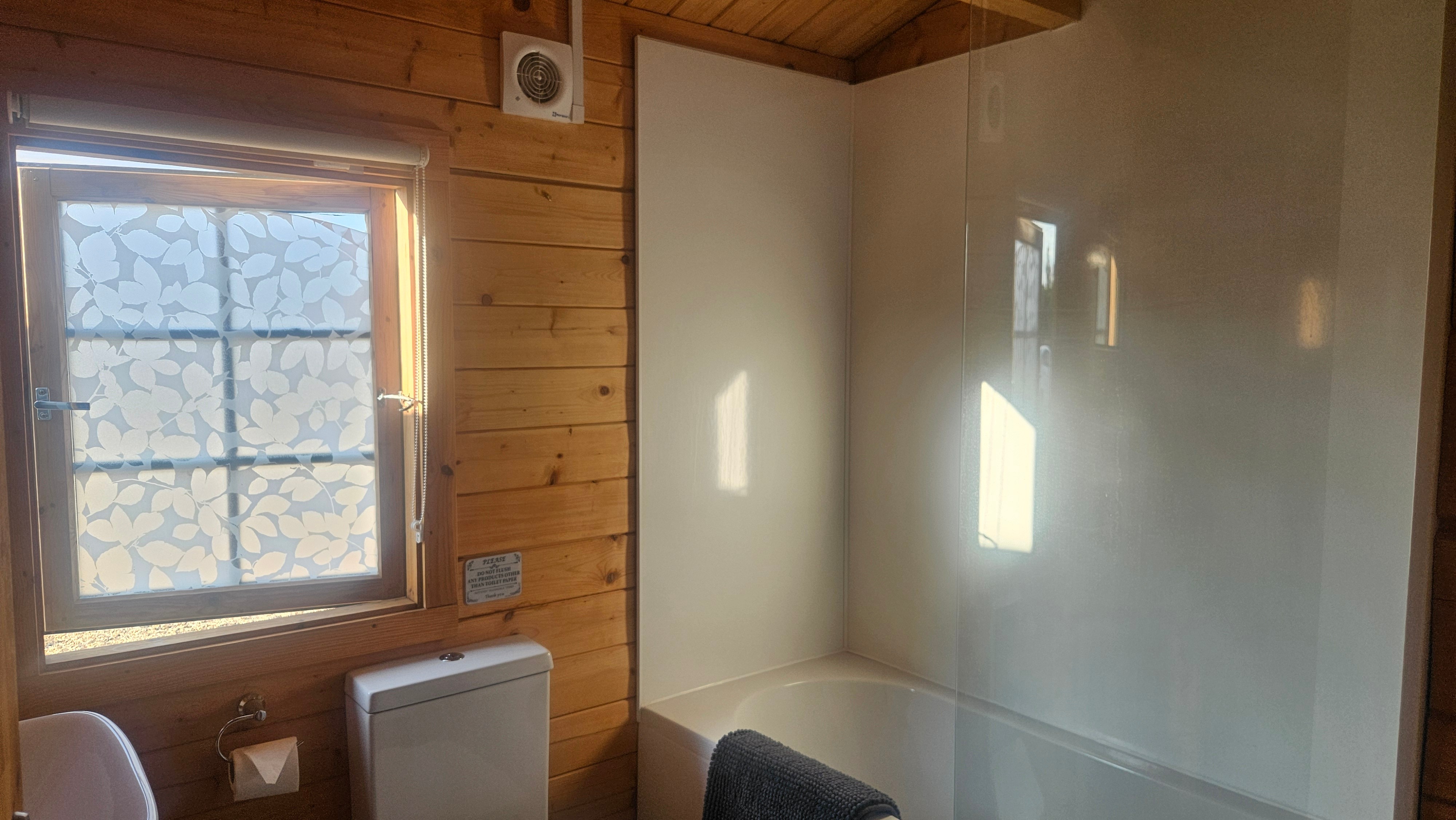 Photo of Cabin - Sleeps 6 - Free Parking & Garden (6)