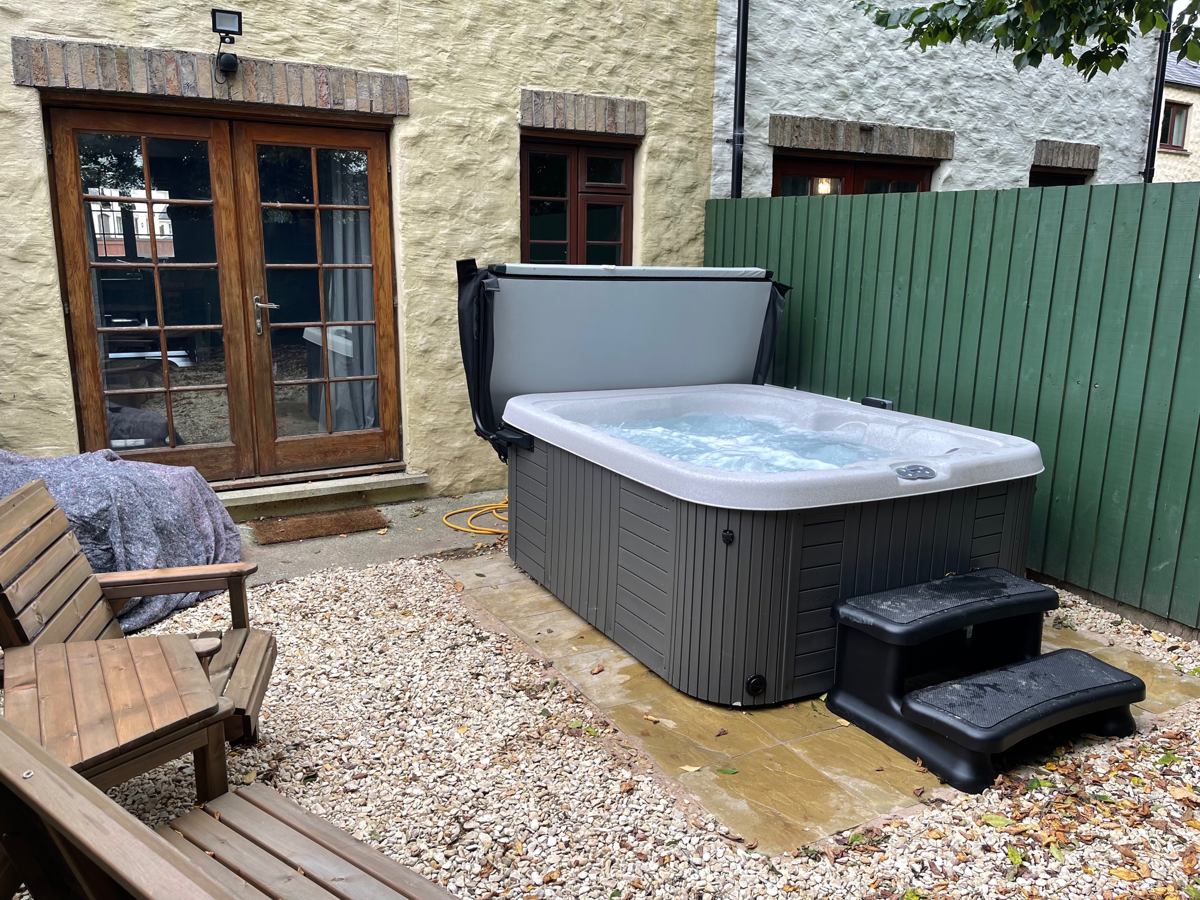 Photo of 2 Bedroom House Sleeps 5 - Hot Tub - Pets Welcome (1)