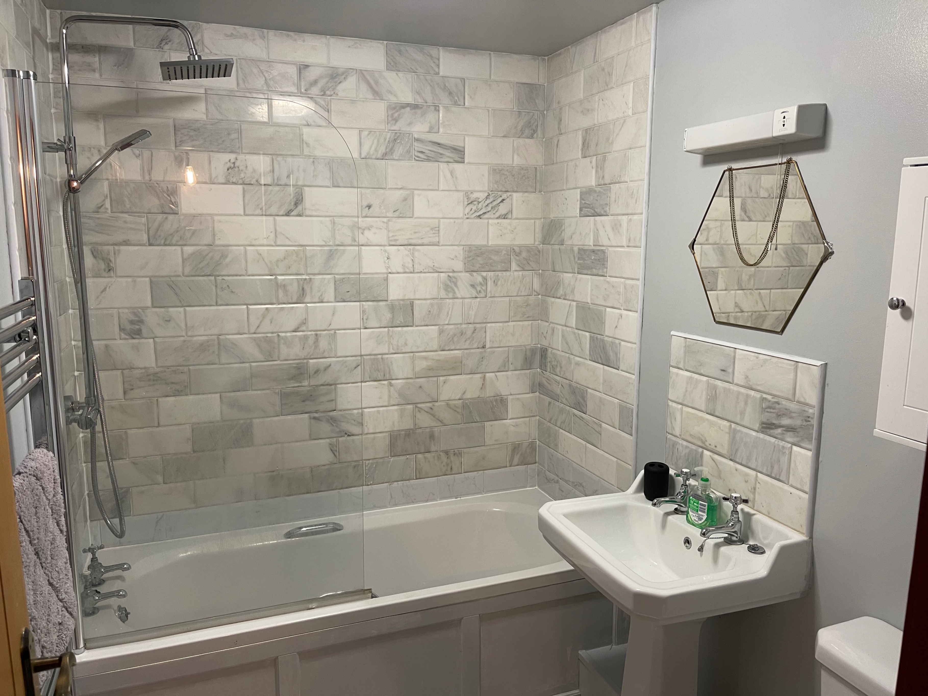Photo of 2 Bedroom House Sleeps 5 - Hot Tub - Pets Welcome (5)