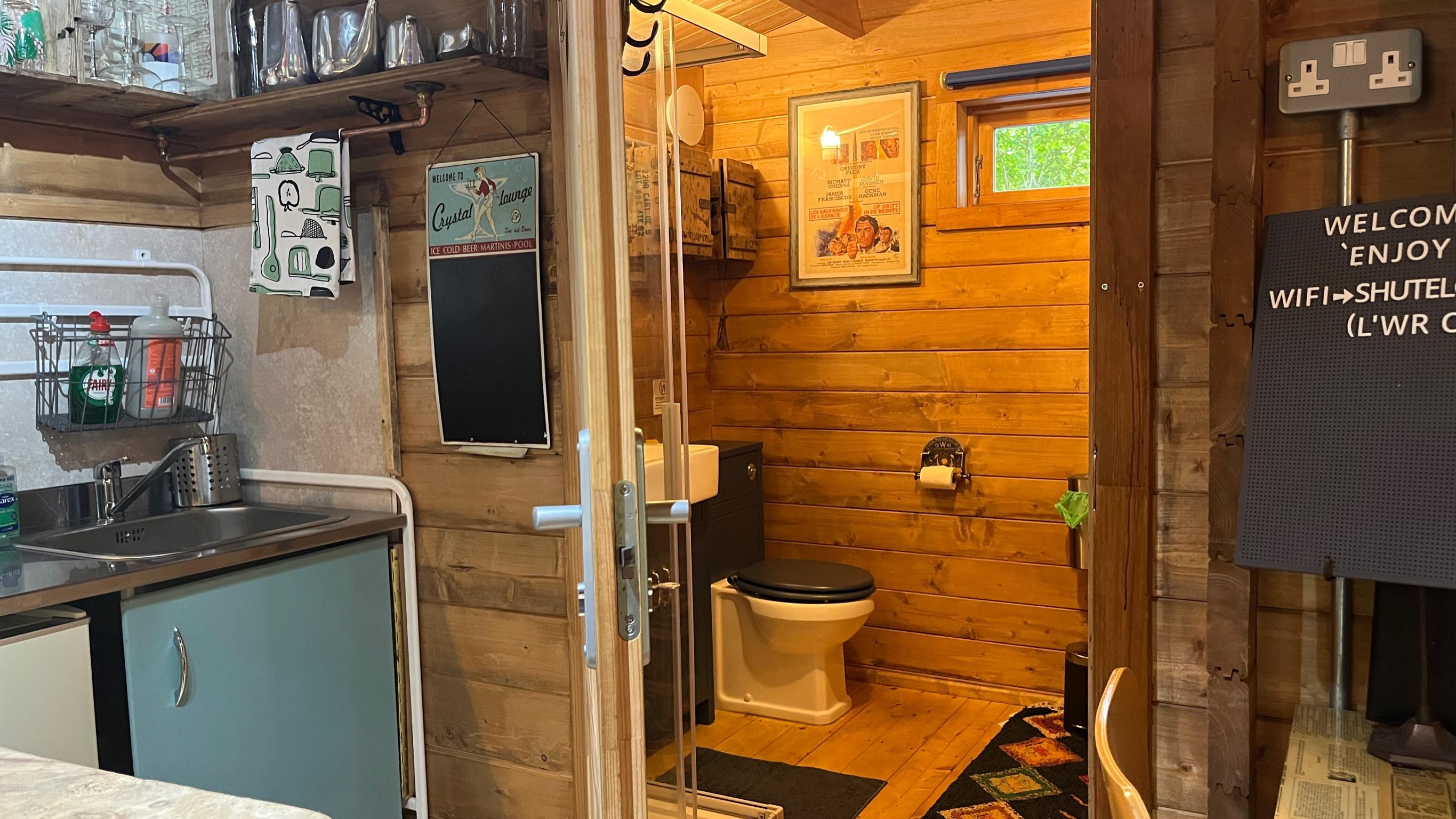 Photo of Retro Lodge nr Dartmoor with hot tub & opt sauna (43)