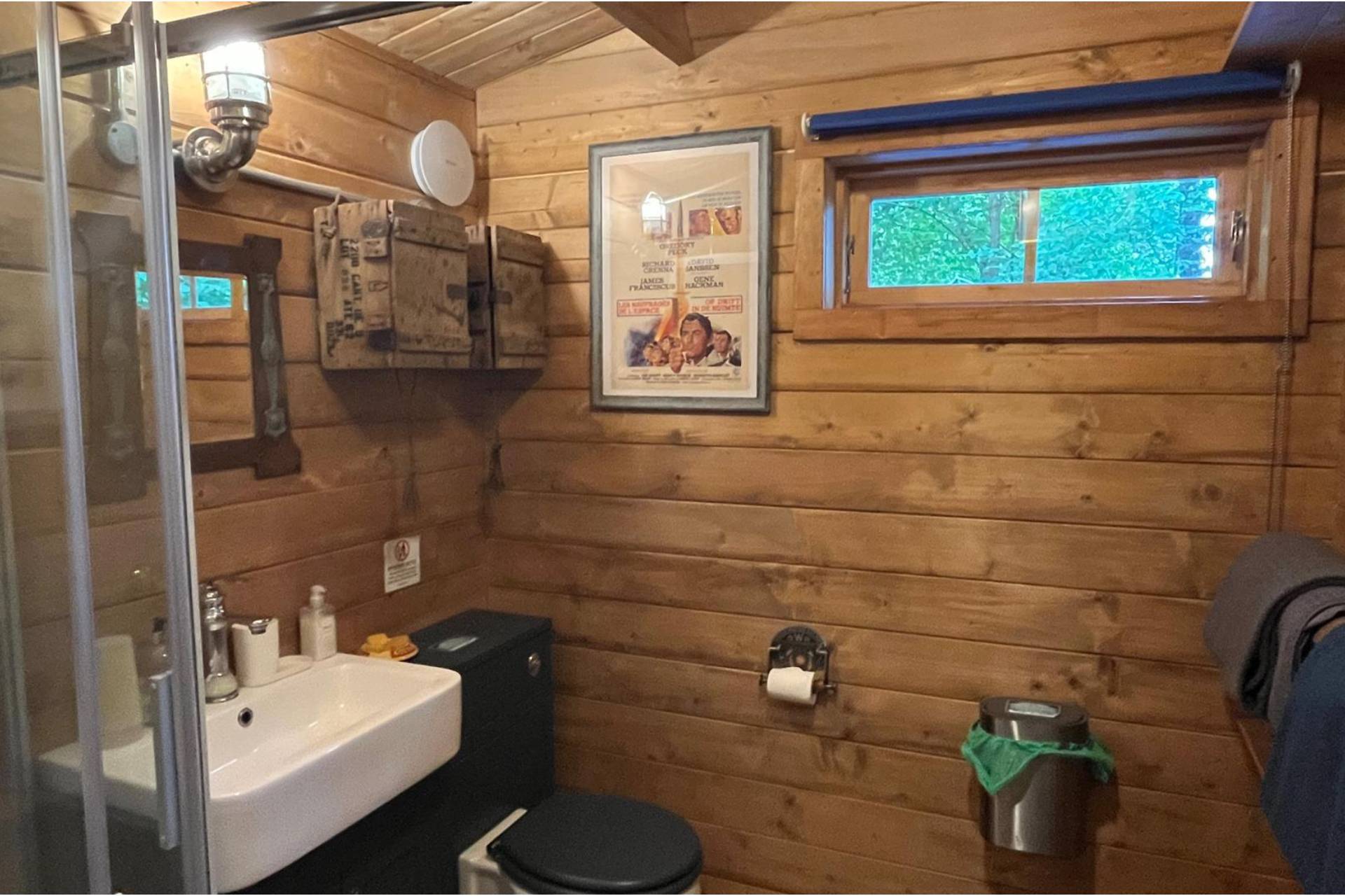 Photo of Retro Lodge nr Dartmoor with hot tub & opt sauna (44)