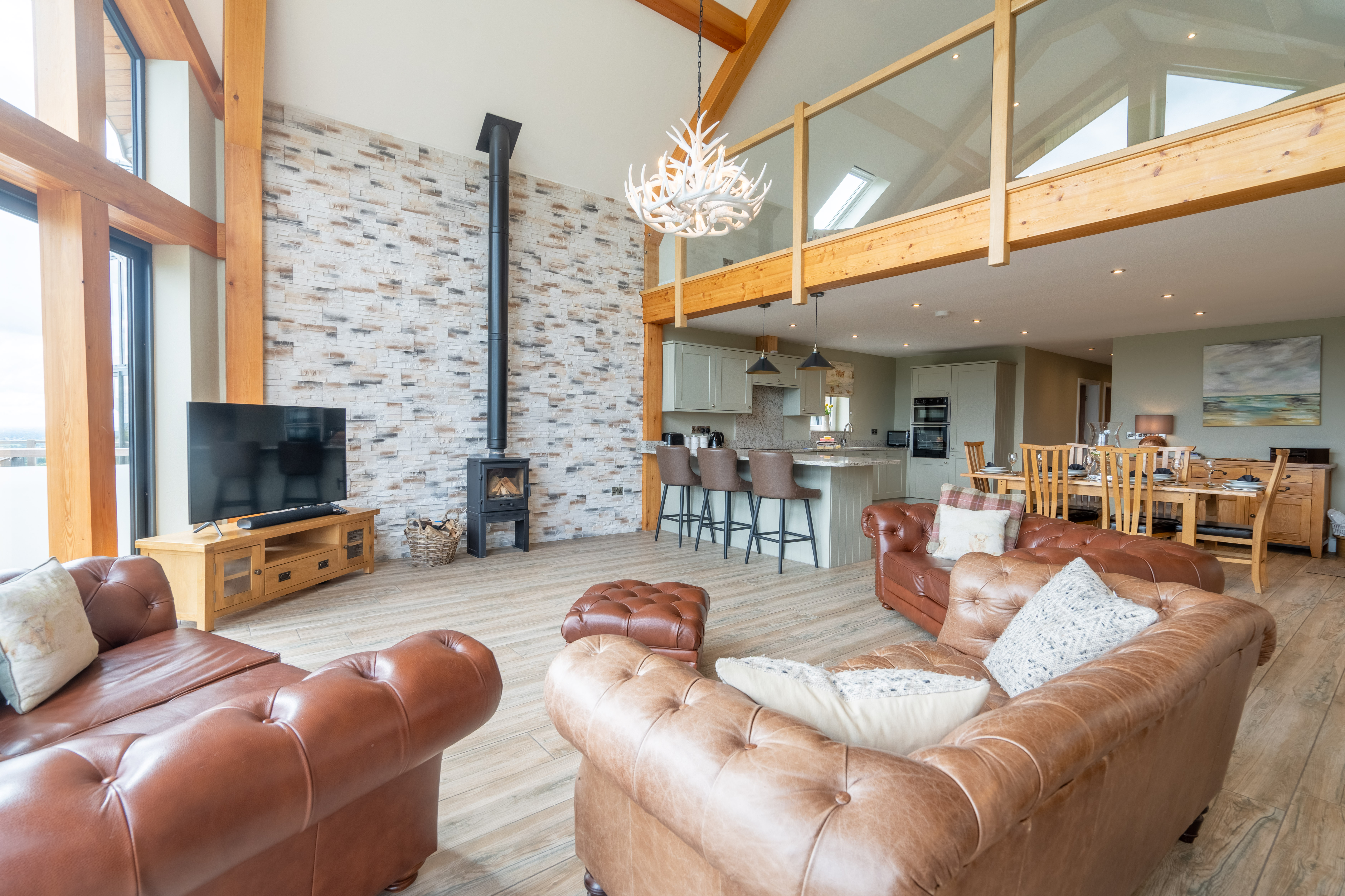 Photo of Valley View Lodge Sleeps 8 with Hot Tub (3)
