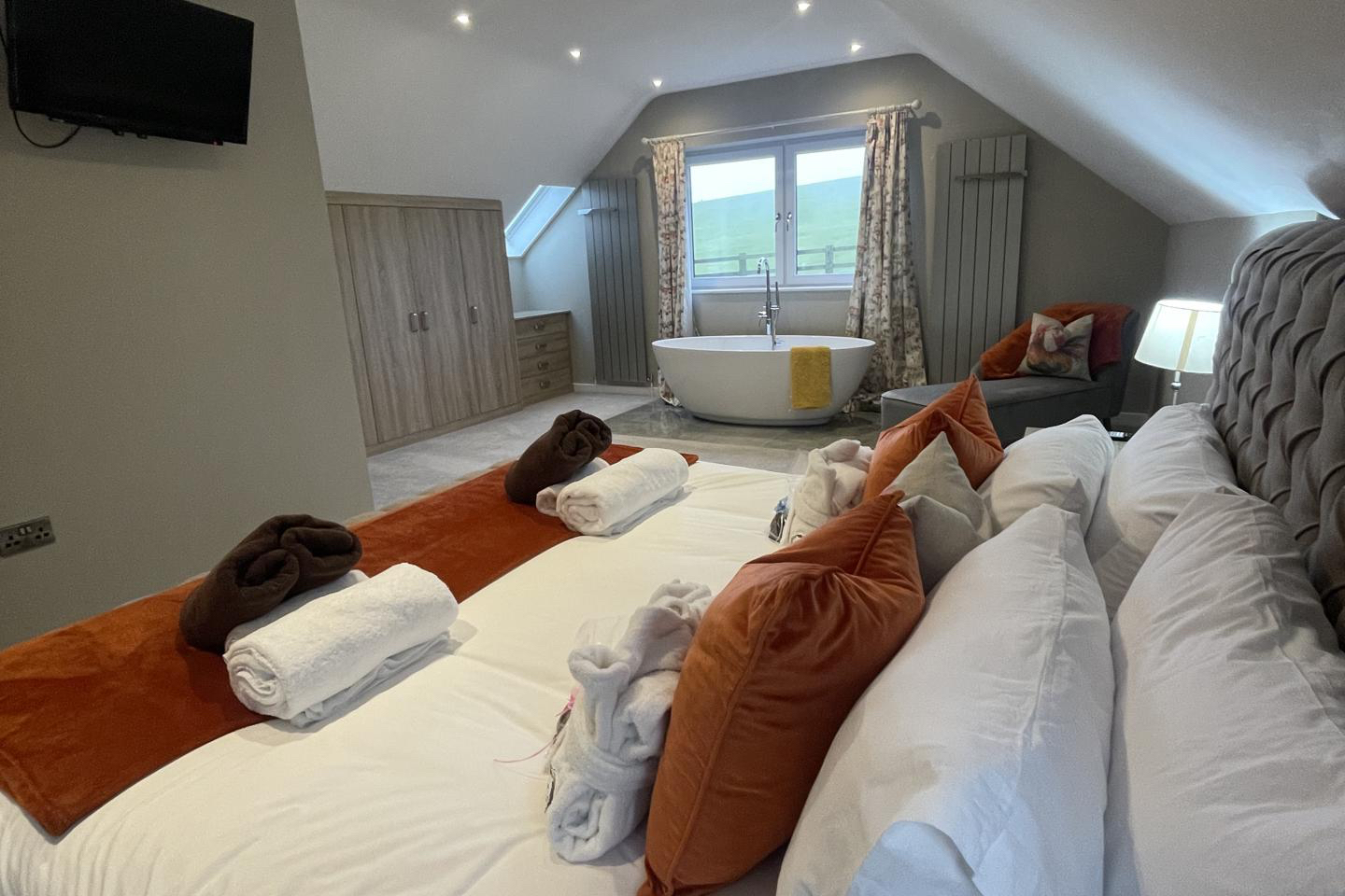 Photo of Pendle View Sleeps 8 with Hot Tub (18)