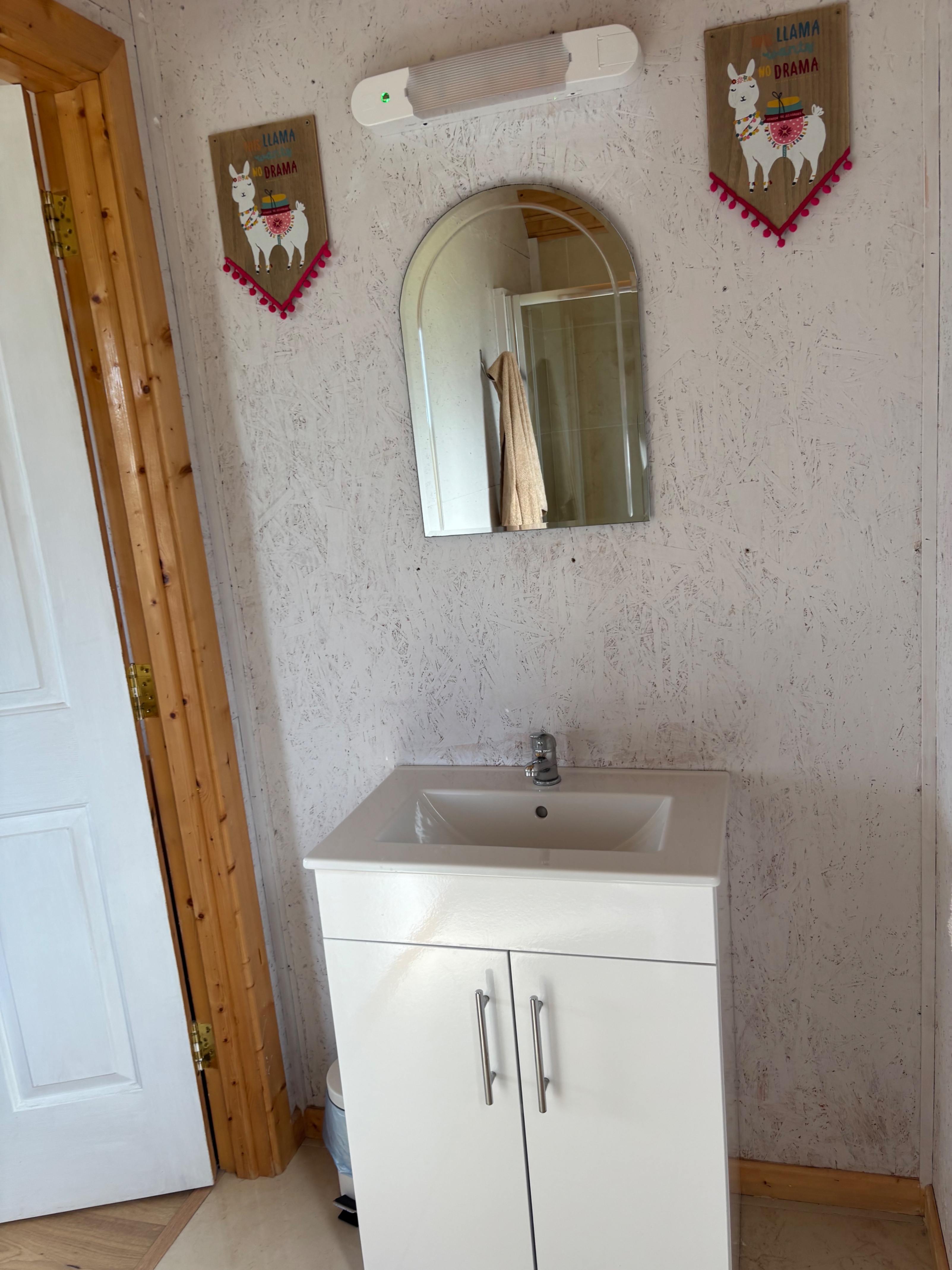 Photo of The Lazy Llama Shepherd Hut & Sauna (7)