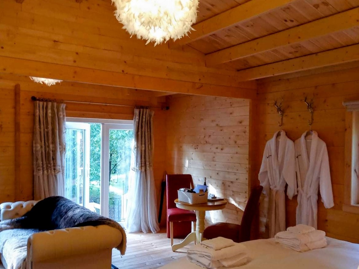 Photo of Swan Lodge With Hot Tub, Sauna and Treatments (8)