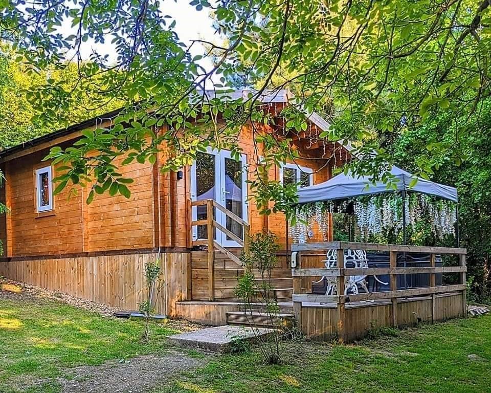 Photo of Swan Lodge With Hot Tub, Sauna and Treatments (3)