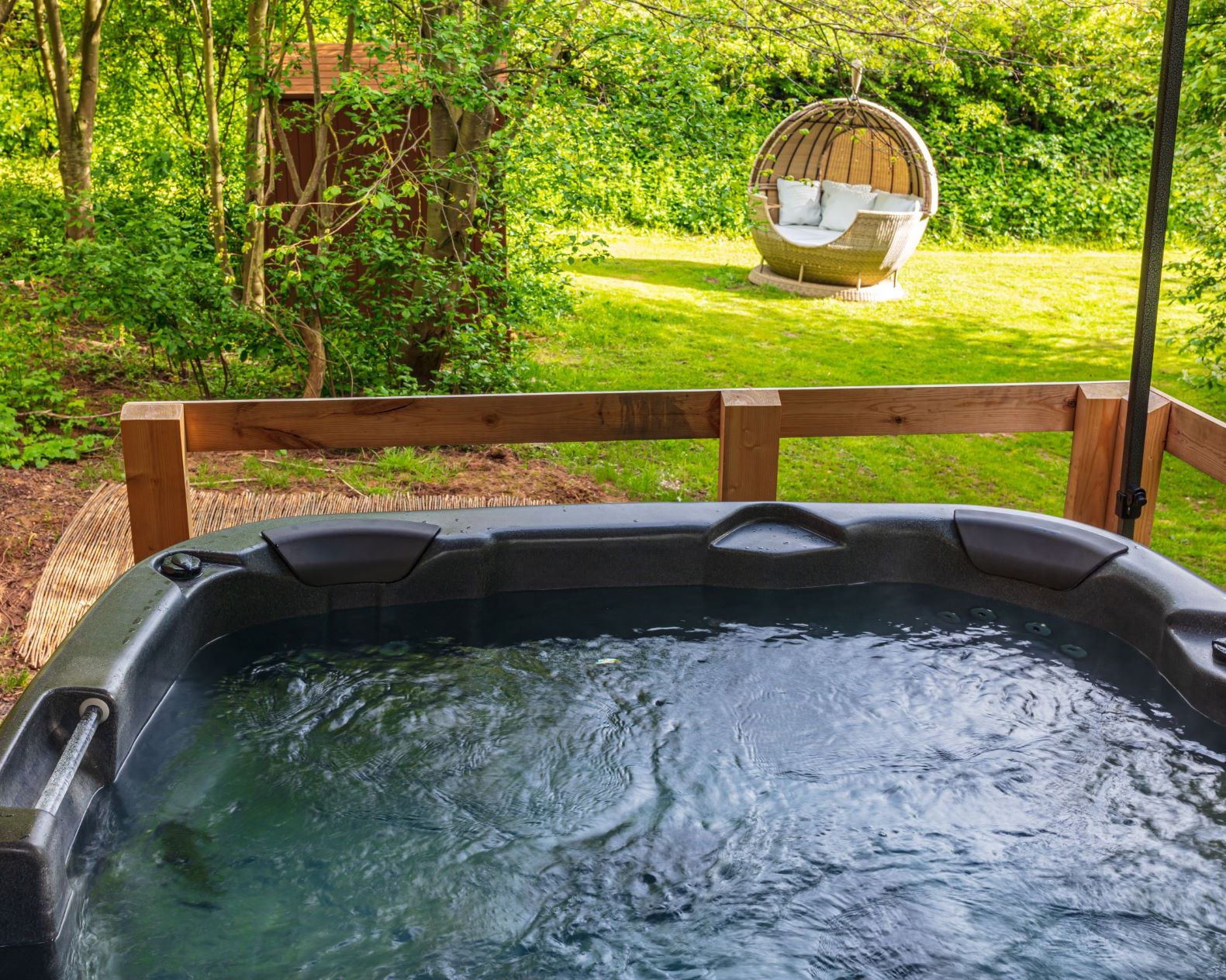 Photo of Swan Lodge With Hot Tub, Sauna and Treatments (6)