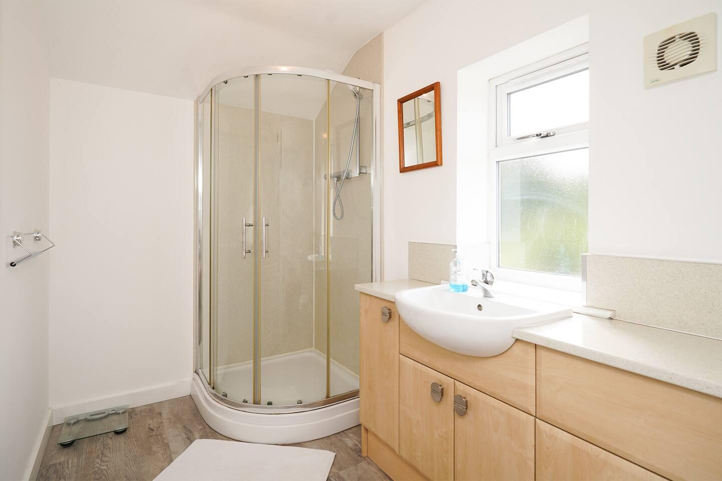 Bedroom 1 en-suite