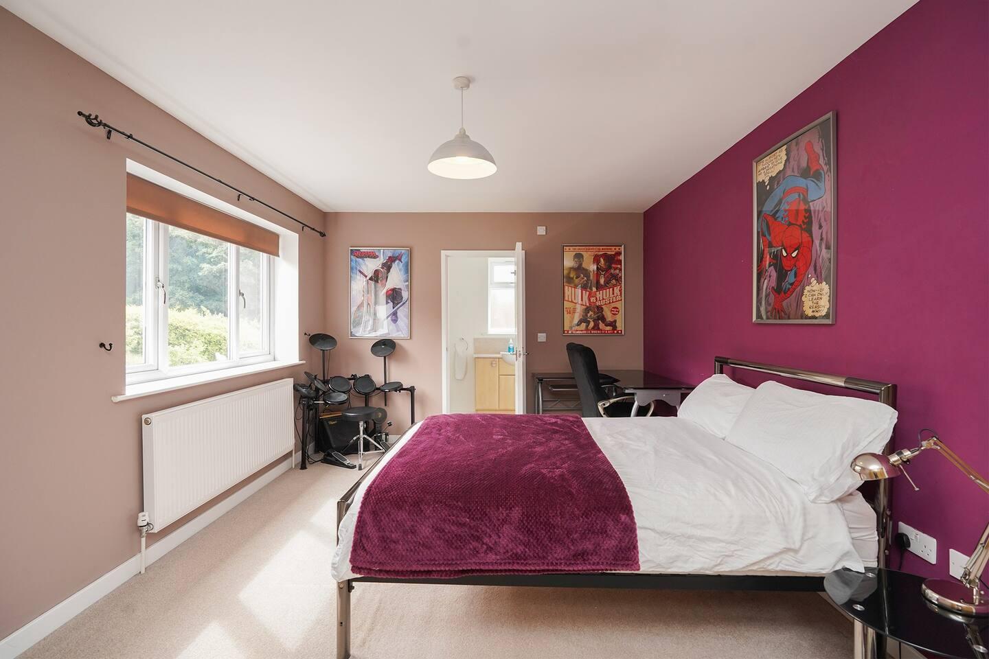 Double bed with en-suite