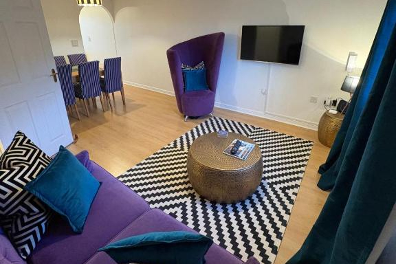 Photo of 2 Bed-Sleeps 3-Parking-Town Centre (15)