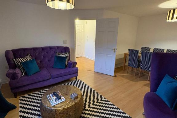 Photo of 2 Bed-Sleeps 3-Parking-Town Centre (10)