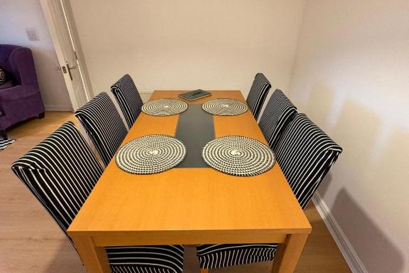 Photo of 2 Bed-Sleeps 3-Parking-Town Centre (11)