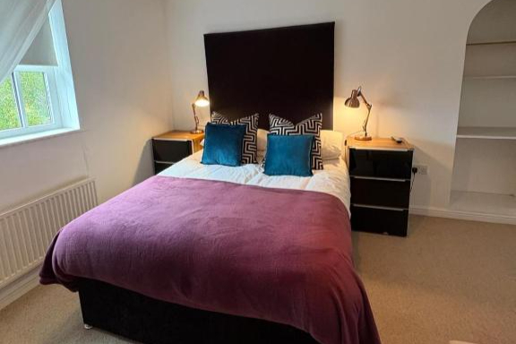 Photo of 2 Bed-Sleeps 3-Parking-Town Centre (7)