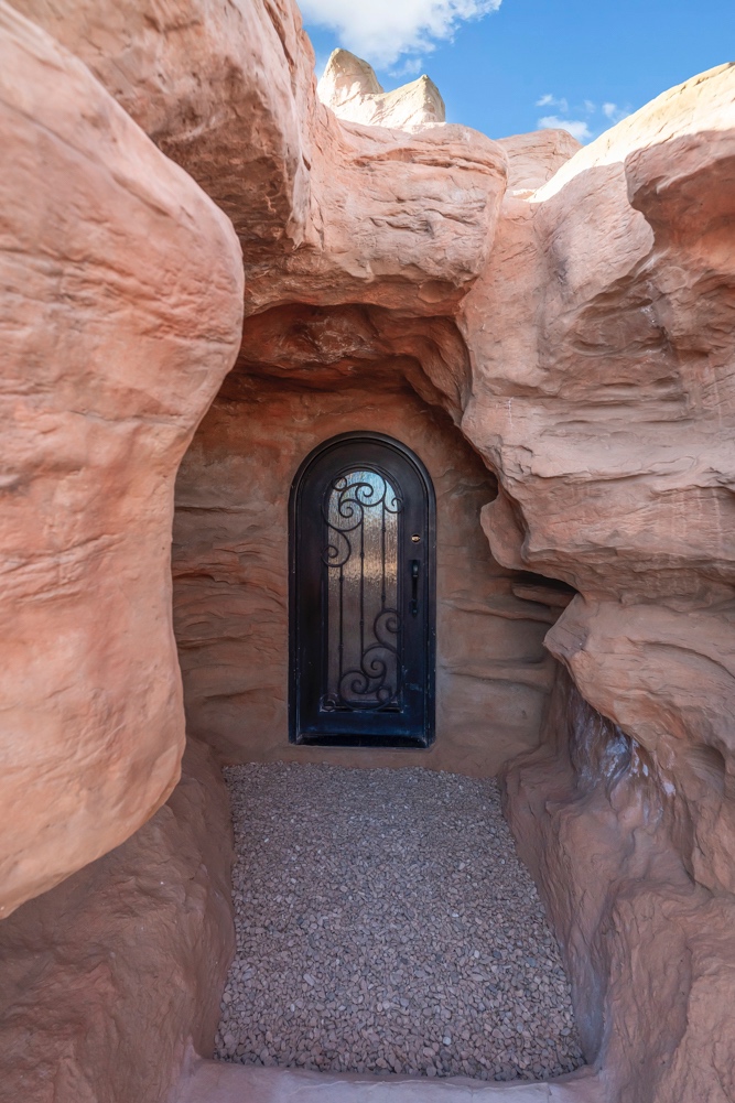 Cave Dwellers- Zions' Only Hand-Sculpted Cave